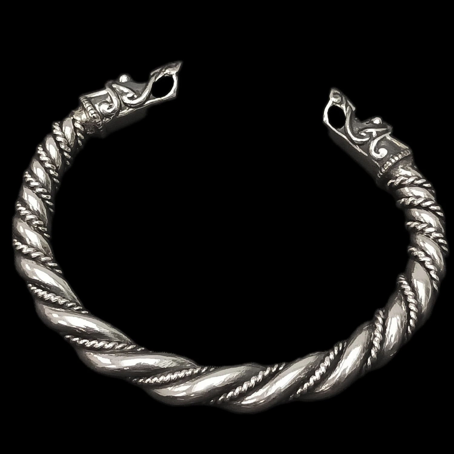 Thick Twisted Silver Arm Ring With Gotlandic Dragon Heads 5 Thick Twisted Silver Arm Ring With Gotlandic Dragon Heads - Image 3