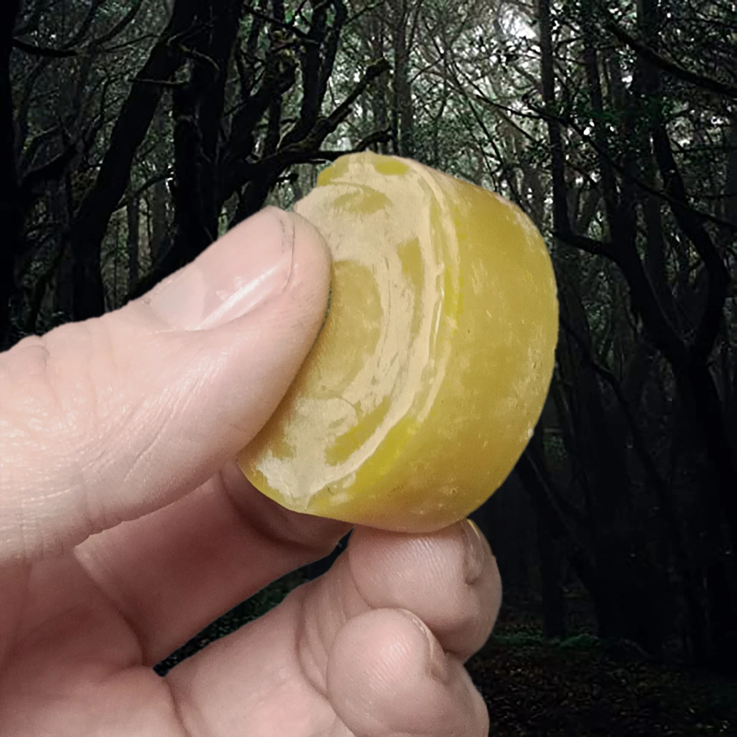 100% Natural Beeswax Cake / Block 5 100% Natural Beeswax Cake / Block - Image 3