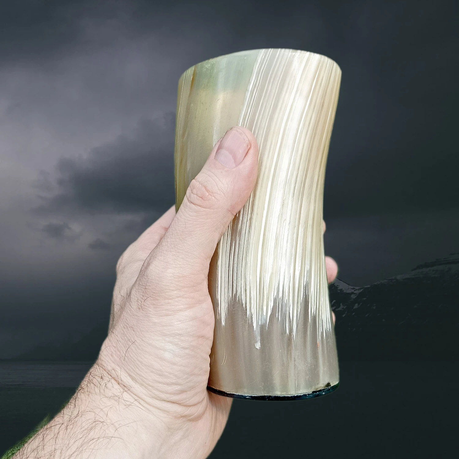 Polished Horn Medium Beer Beaker 4 Polished Horn Medium Beer Beaker - Image 2