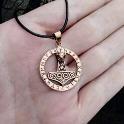 Round Bronze Runic Thors Hammer Pendant -The Viking Dragon nl bronze runic thors hammer round pendant on hand