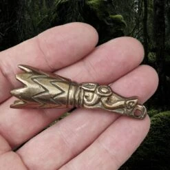 Medium Bronze Viking Drinking Horn Finial With Dragon Head -The Viking Dragon pc bronze dragon head horn finial in hand