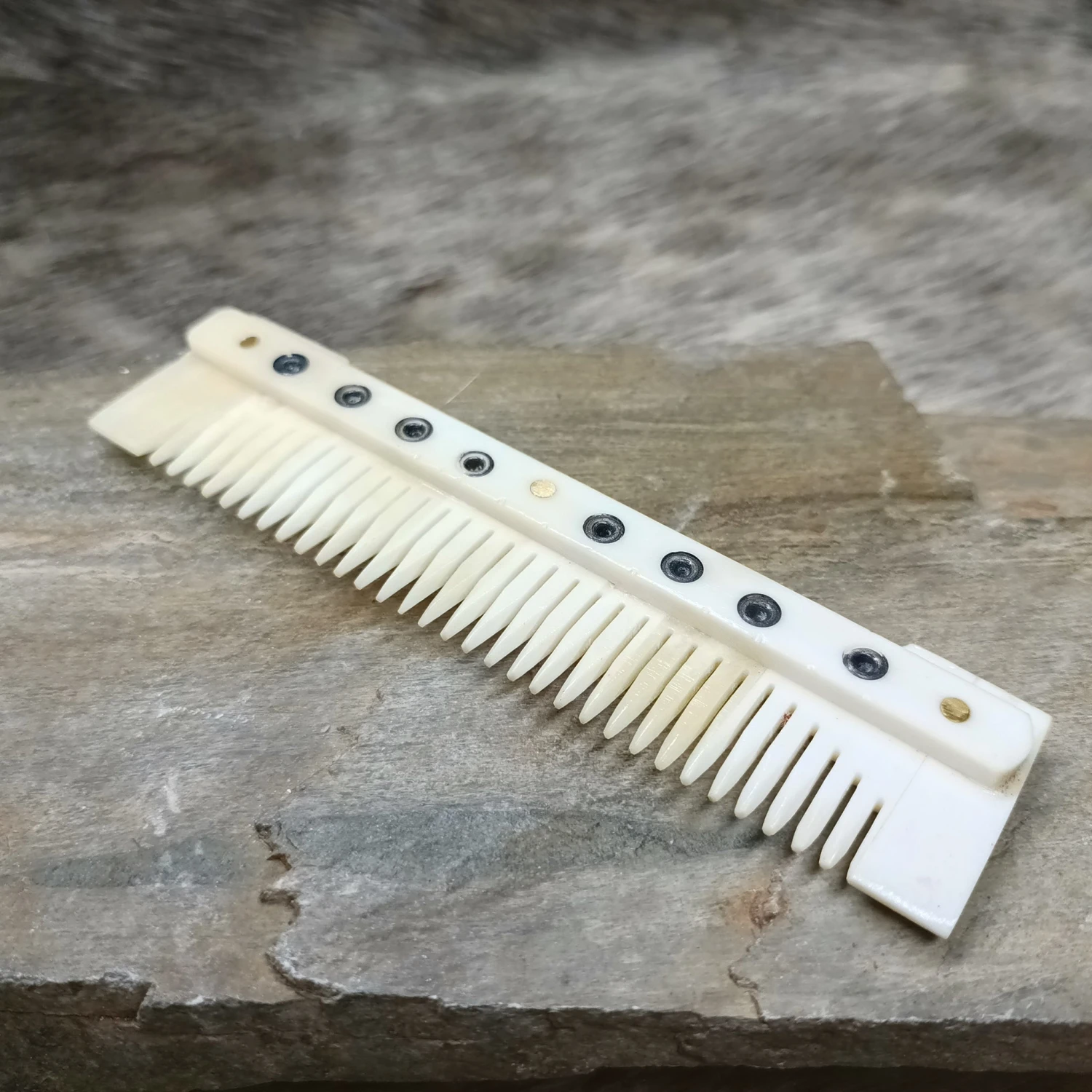 Medium Decorated Bone Viking Comb 5 Medium Decorated Bone Viking Comb - Image 3