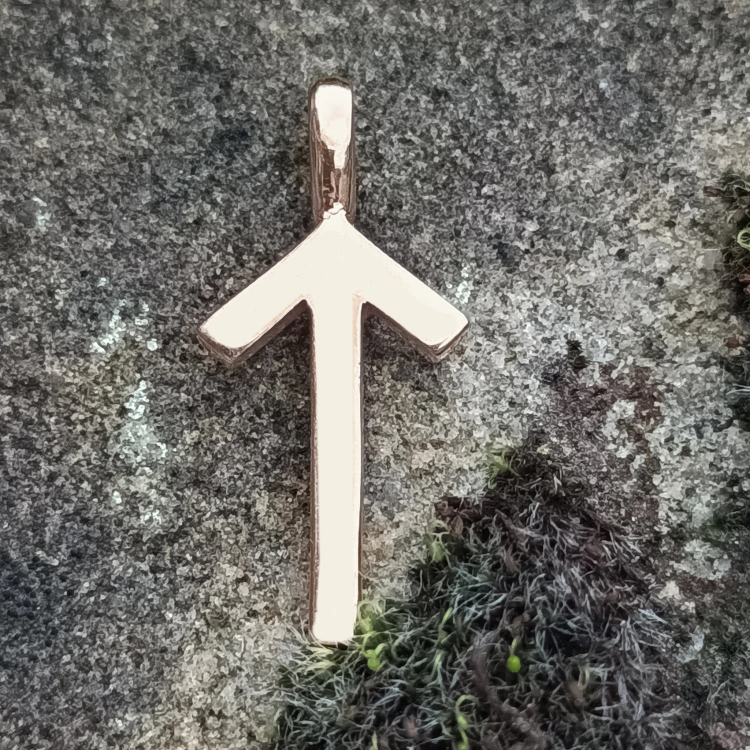 Bronze Elder Futhark Rune Pendant 22 Bronze Elder Futhark Rune Pendant - Image 20